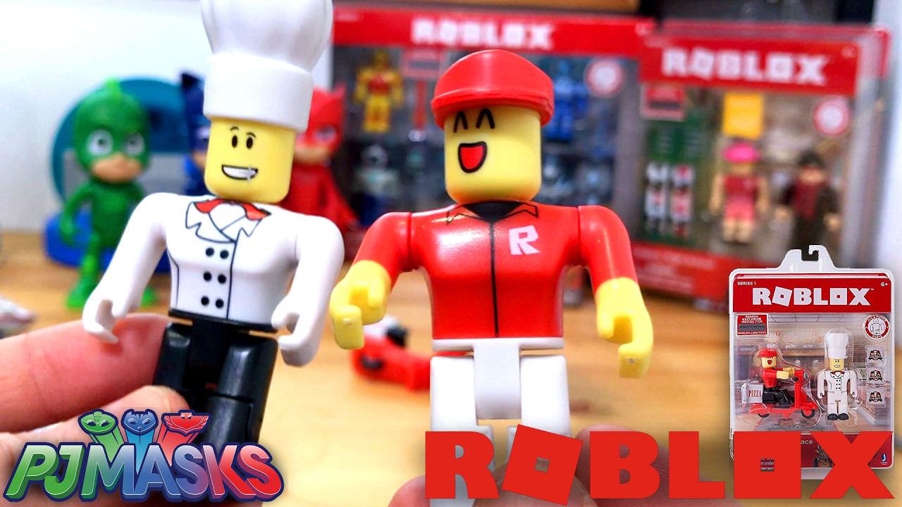 Featured Image for Robertson Family: Roblox Toys Extend Fun From Screen to Carpet 